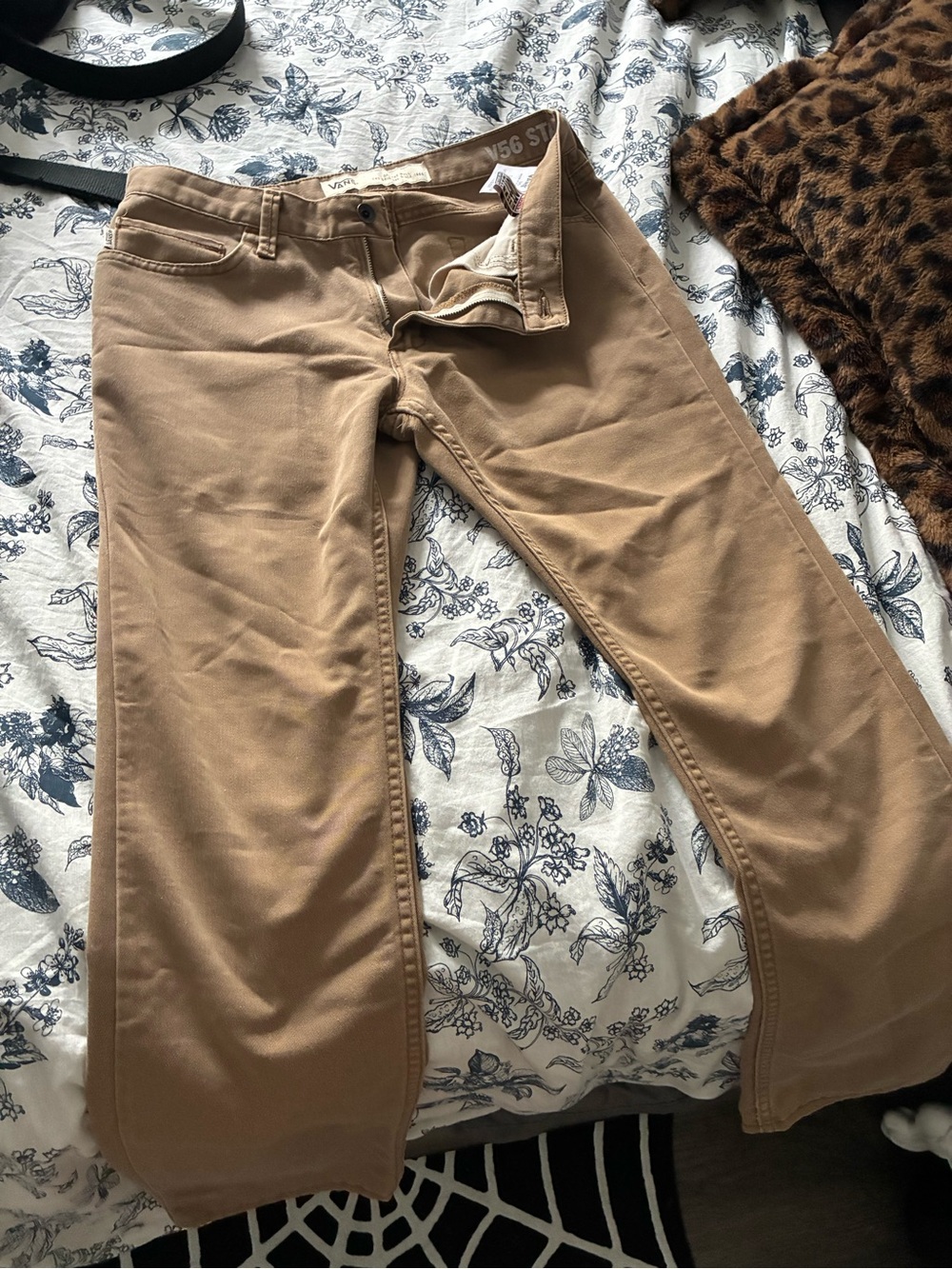 Vans Men’s beige Straight-Leg Chinos